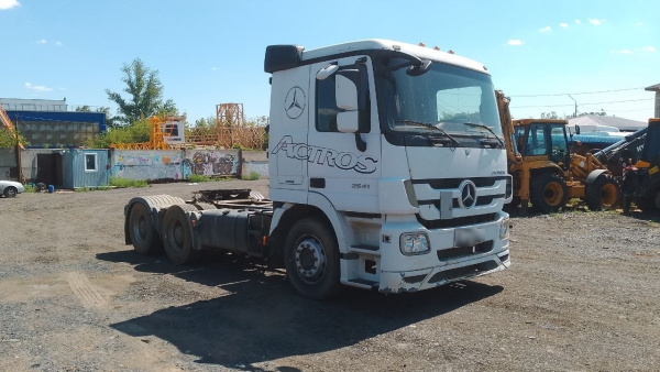 MERCEDES-BENZ Actros 2641 LS 6x4 Седельный тягач — Б/У, 2015 г.
