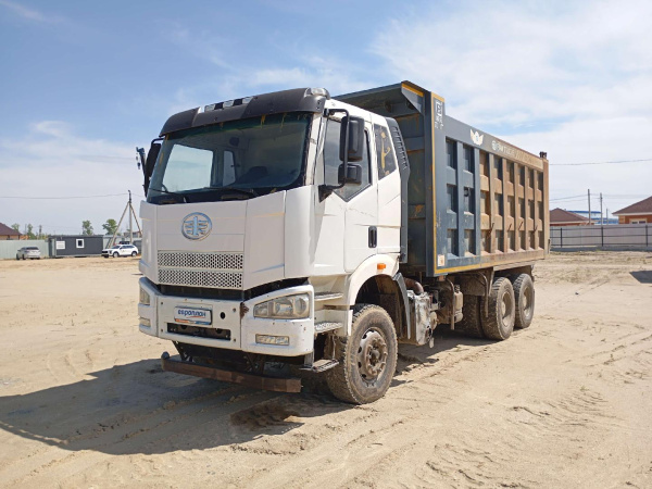 FAW (First Automotive Works) J6 CA3250P66K24T1E5 — Б/У, 2022 г. (Благовещенск, 102463 км)