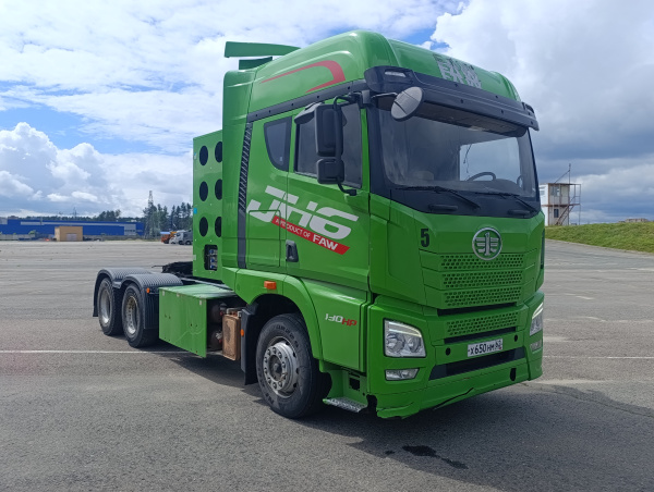 FAW JH6 6x4 Седельный тягач CA4250P25K15T1NE5A80 — Б/У, 2023 г.