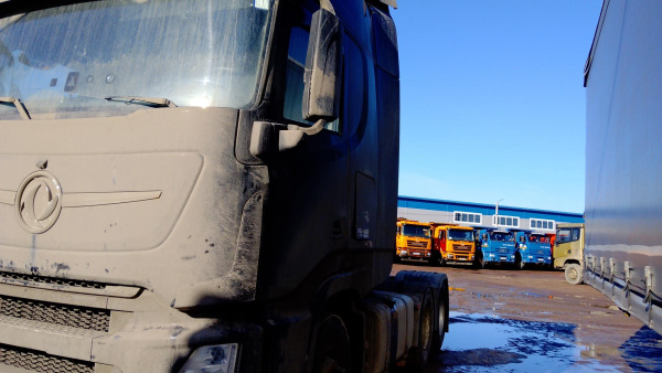 Dongfeng DFH4271 — Б/У, 2024 г. (Санкт-Петербург, 312148 км)
