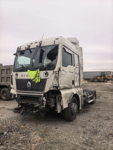 SITRAK C7H 4x2 Седельный тягач ZZ4186V361HE — Б/У, 2023 г.