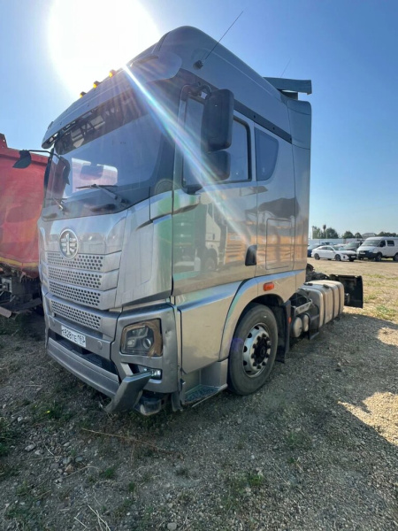 FAW JH6 4x2 Седельный тягач CA4180P25K15E5A80 — Б/У, 2023 г.