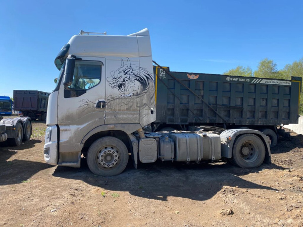 CHENGLONG H7 4x2 Седельный тягач LZ4181H7AB — Б/У, 2023 г.