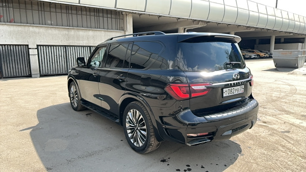 INFINITI 5.6 LUXE Sensory (8-мест) ProACTIVE — Б/У, 2018 г.