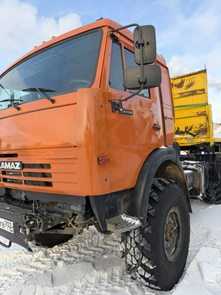 КамАЗ 44108 6x6 Седельный тягач 44108-10 — Б/У, 2023 г.