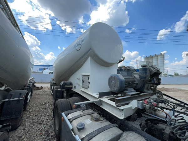 BONUM 914231 Полуприцеп цистерна для сыпучих грузов — Б/У, 2024 г.