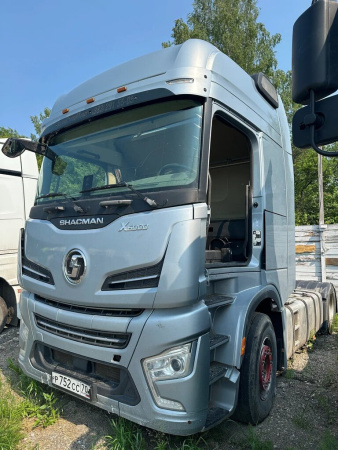 Shacman (Shaanxi) SX 4x2 Седельный тягач SX4188YY381 — Б/У, 2023 г.