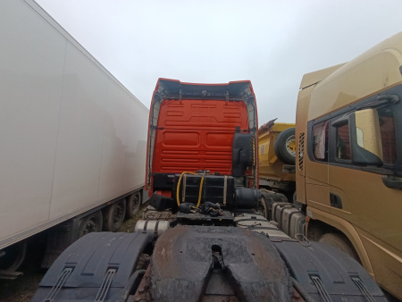 Shacman (Shaanxi) SX 6x4 Седельный тягач SX42584V324 — Б/У, 2022 г.