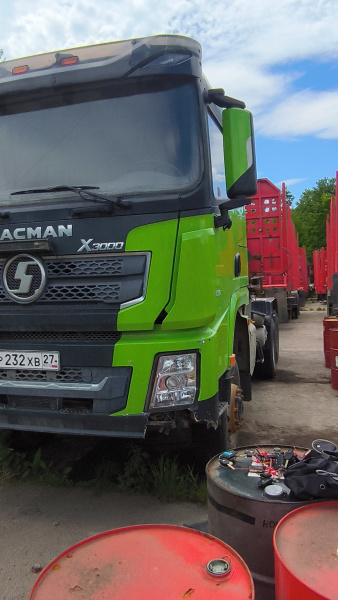 Shacman (Shaanxi) SX 6x6 Седельный тягач SX42586V385 — Б/У, 2023 г.