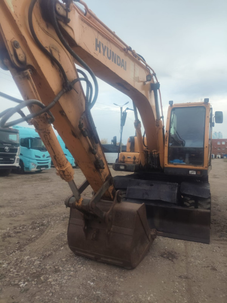 Hyundai R180 Экскаватор колесный R180W-9S — Б/У, 2016 г.