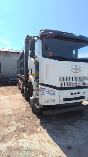 FAW J6 8x4 Самосвал СА3310Р66K24T4E5 — Б/У, 2023 г.