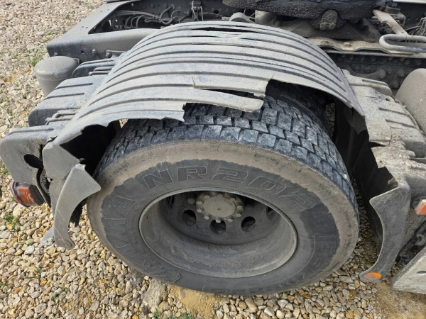 Foton AUMAN 4x2 Седельный тягач BJ4189SLFKA — Б/У, 2023 г.