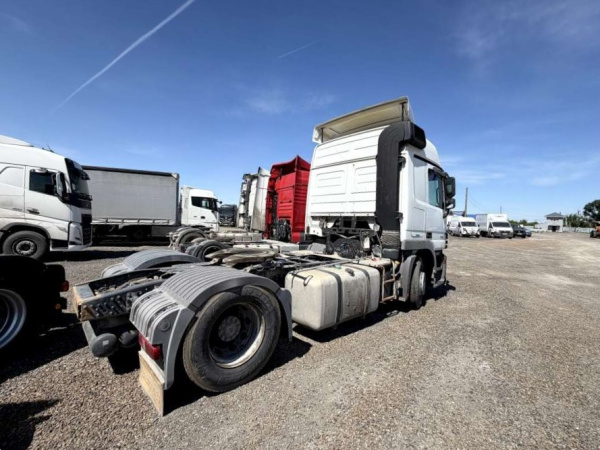 MERCEDES-BENZ Actros 4x2 Седельный тягач — Б/У, 2017 г.