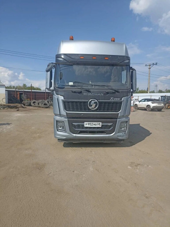 Shacman (Shaanxi) SX 6x4 Седельный тягач SX42584V324 — Б/У, 2023 г.