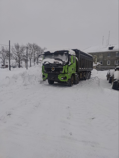 Shacman (Shaanxi) SX 8x4 Самосвал SX331863366 — Б/У, 2024 г.