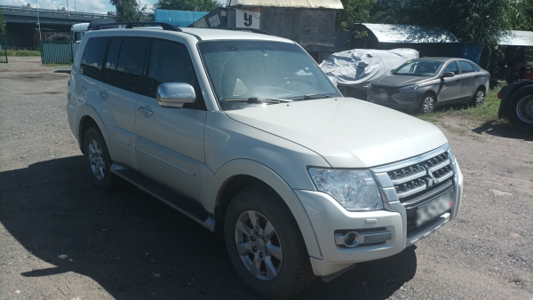 MITSUBISHI Ultimate 3.8 5AT — Б/У, 2020 г.