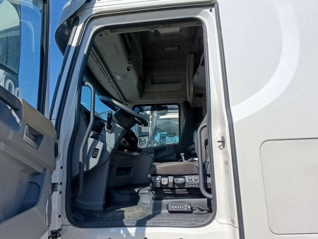 DONGFENG GX 4x2 Седельный тягач — Б/У, 2023 г.
