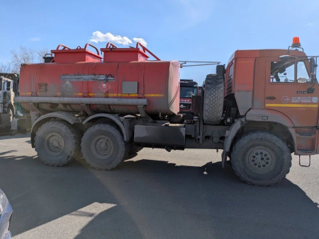 НПО Трансмастер 4671 на шасси КамАЗ 43118 6x6 Автотопливозаправщик 4671M2-11 — Б/У, 2023 г.