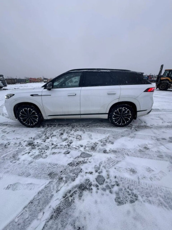 Jaecoo J8 2.0T DCT AWD Supreme — Б/У, 2024 г.