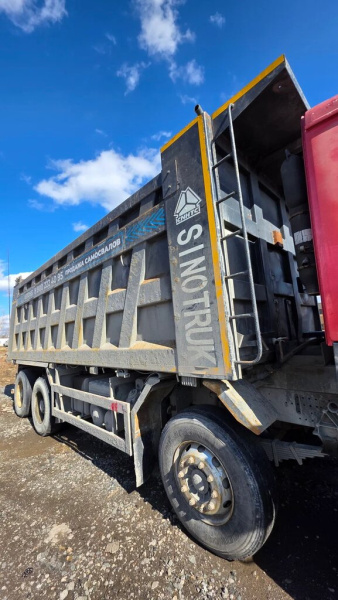 Howo ZZ 8x4 Самосвал ZZ3407S3867E — Б/У, 2022 г.