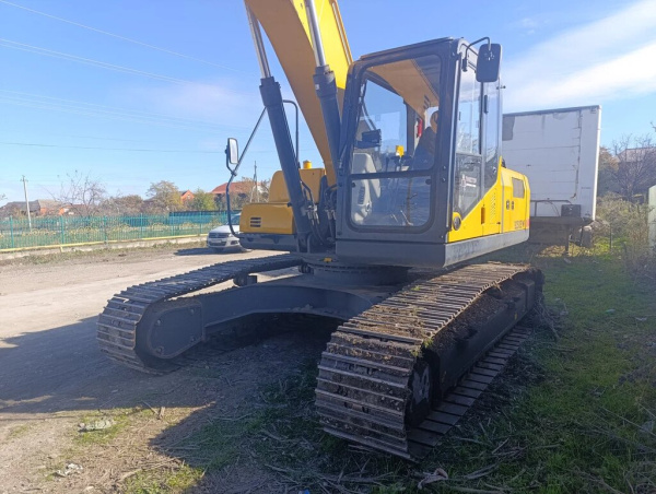 Beezone B250 Экскаватор B250EW — Б/У, 2023 г.