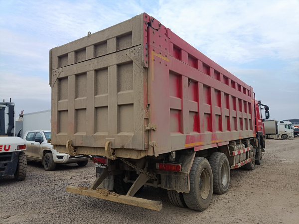 HONGYAN CQ3406HV39 — Б/У, 2023 г.