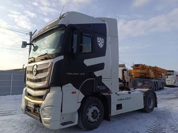 VALDAI 45 4x2 Седельный тягач FB2R13 — Б/У, 2024 г.