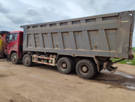Shacman (Shaanxi) SX 8x4 Самосвал SX331863366 — Б/У, 2023 г.