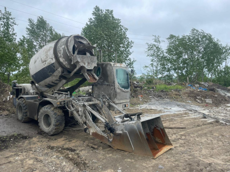 YNIX QGMC4000 Автобетоносмеситель с самозагрузкой — Б/У, 2022 г.