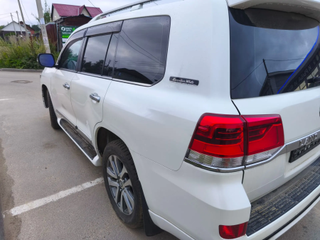 Toyota LAND CRUISER 200 Executive 4.5d АКП — Б/У, 2017 г.