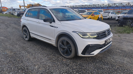 VOLKSWAGEN R-Line 1.4 TSI 150hp 6DSG 4Motion — Б/У, 2021 г.