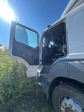 Mercedes-Benz AXOR 4x2 Седельный тягач 1840 LS — Б/У, 2017 г.