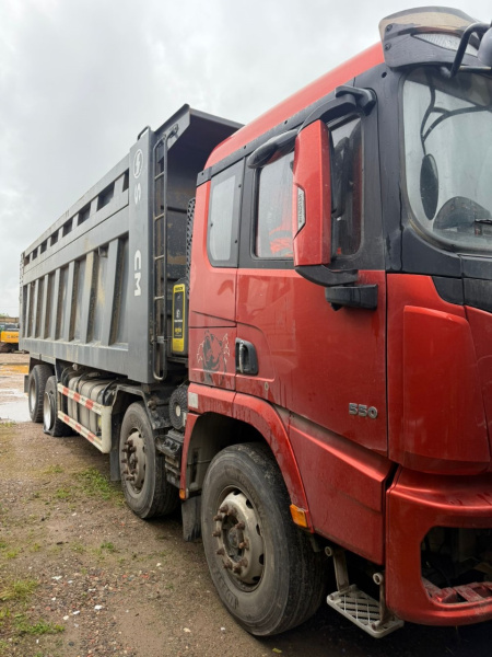 Shacman (Shaanxi) SX 8x4 Самосвал SX331863366 — Б/У, 2024 г.