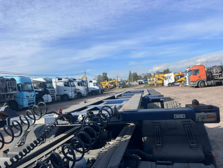 УралСпецТранс 9465 Полуприцеп контейнеровоз 4 оси 946520-A1-04 — Б/У, 2024 г.