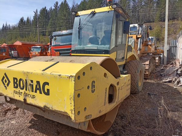 BOMAG BW 220 D-5 — Б/У, 2022 г.
