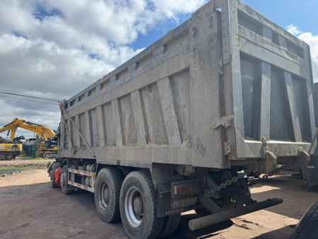 Shacman (Shaanxi) SX 8x4 Самосвал SX331863366 — Б/У, 2024 г.