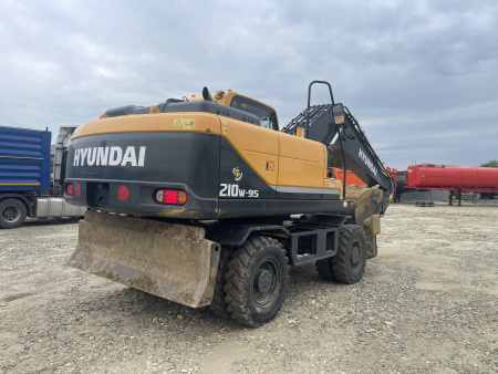 HYUNDAI R210W-9S — Б/У, 2024 г.