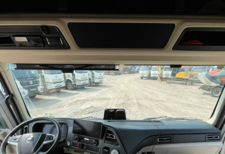 BEIJING BJ 6x4 Седельный тягач BJ4250D6CP-02 — Б/У, 2023 г.