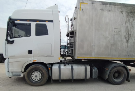 SANY HQC 4x2 Седельный тягач HQC240DE — Б/У, 2024 г.