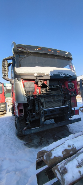 Shacman (Shaanxi) SX 6x6 Седельный тягач SX42586V385 — Б/У, 2023 г.