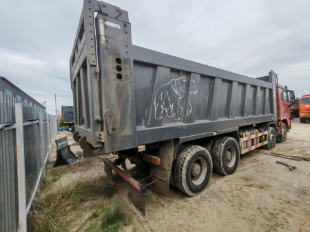 Shacman (Shaanxi) SX 8x4 Самосвал SX331863366 — Б/У, 2024 г.