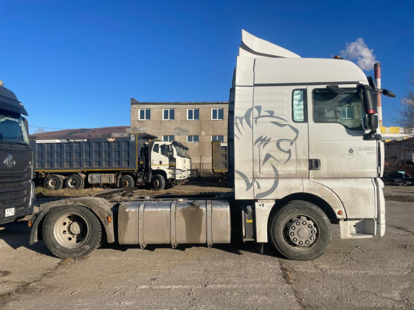 SITRAK C7H 4x2 Седельный тягач ZZ4186V361HE — Б/У, 2022 г.