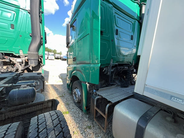 MERCEDES-BENZ Actros 4x2 Седельный тягач — Б/У, 2019 г.