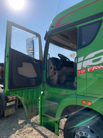 FAW JH6 6x4 Седельный тягач CA4250P25K15T1NE5A80 — Б/У, 2023 г.