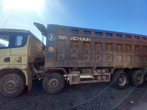 Shacman (Shaanxi) SX 8x4 Самосвал SX331863366 — Б/У, 2022 г.