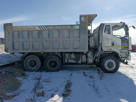 FAW J6 6x6 Самосвал CA3250P66K24L1TE5 — Б/У, 2023 г.