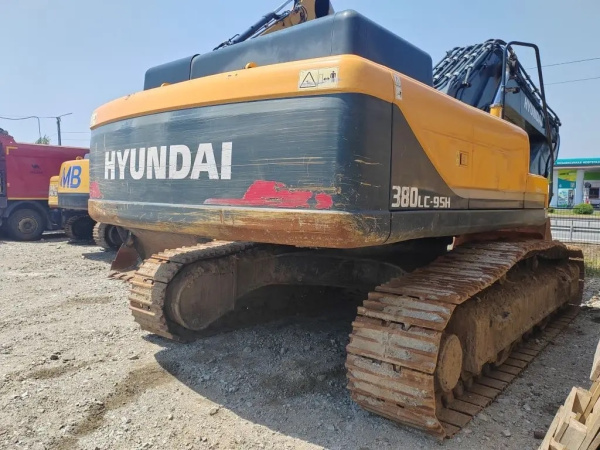 HYUNDAI R380 Экскаватор — Б/У, 2022 г.