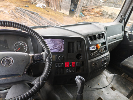 Shacman (Shaanxi) SX 6x4 Седельный тягач SX42584V324 — Б/У, 2023 г.