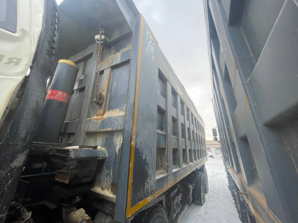 FAW J6 8x4 Самосвал СА3310Р66K24T4E5 — Б/У, 2023 г.
