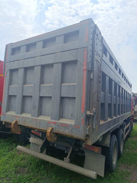 Shacman (Shaanxi) SX 8x4 Самосвал SX33186W366C — Б/У, 2022 г.
